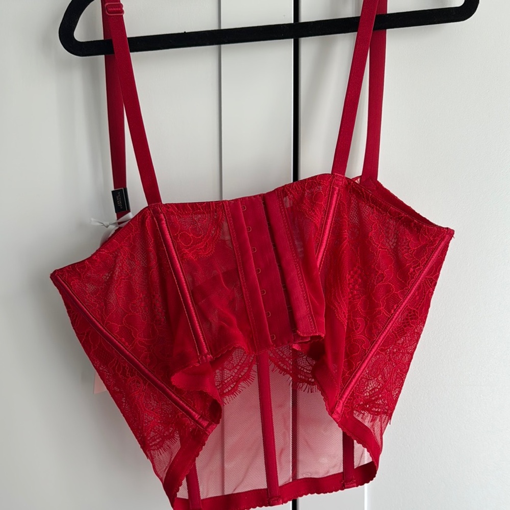 VS NWT Red Lace Women's Intimate - Picture 3 of 3